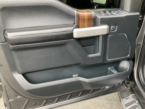 Used 2015 Ford F150 Lariat w/ Max Trailer Tow Package image 25