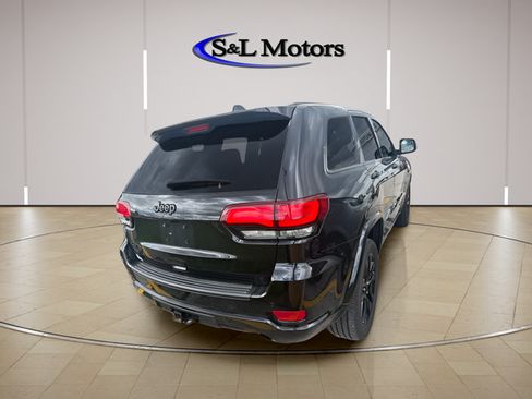 Used 2021 Jeep Grand Cherokee Laredo X AWD/4WD image 4