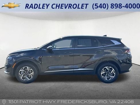Used 2024 Kia Sportage LX image 2