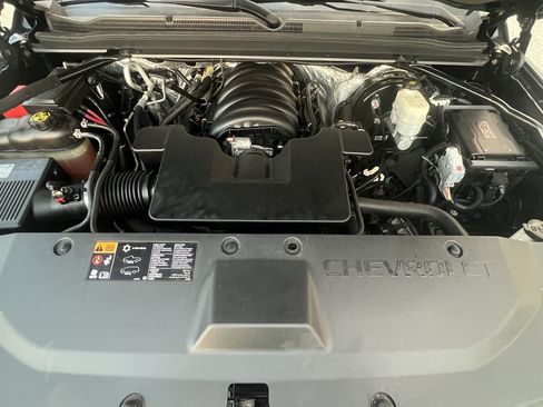 Used 2015 Chevrolet Suburban LTZ AWD/4WD image 9