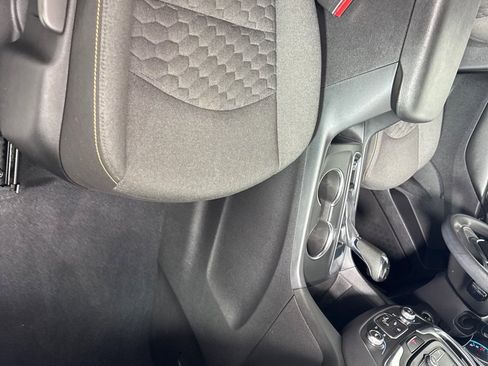 Used 2021 Chevrolet Equinox LT image 24