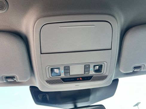 Used 2022 Ford Explorer XLT AWD/4WD image 41