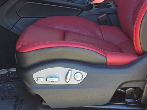 New 2026 Porsche Macan AWD/4WD image 22