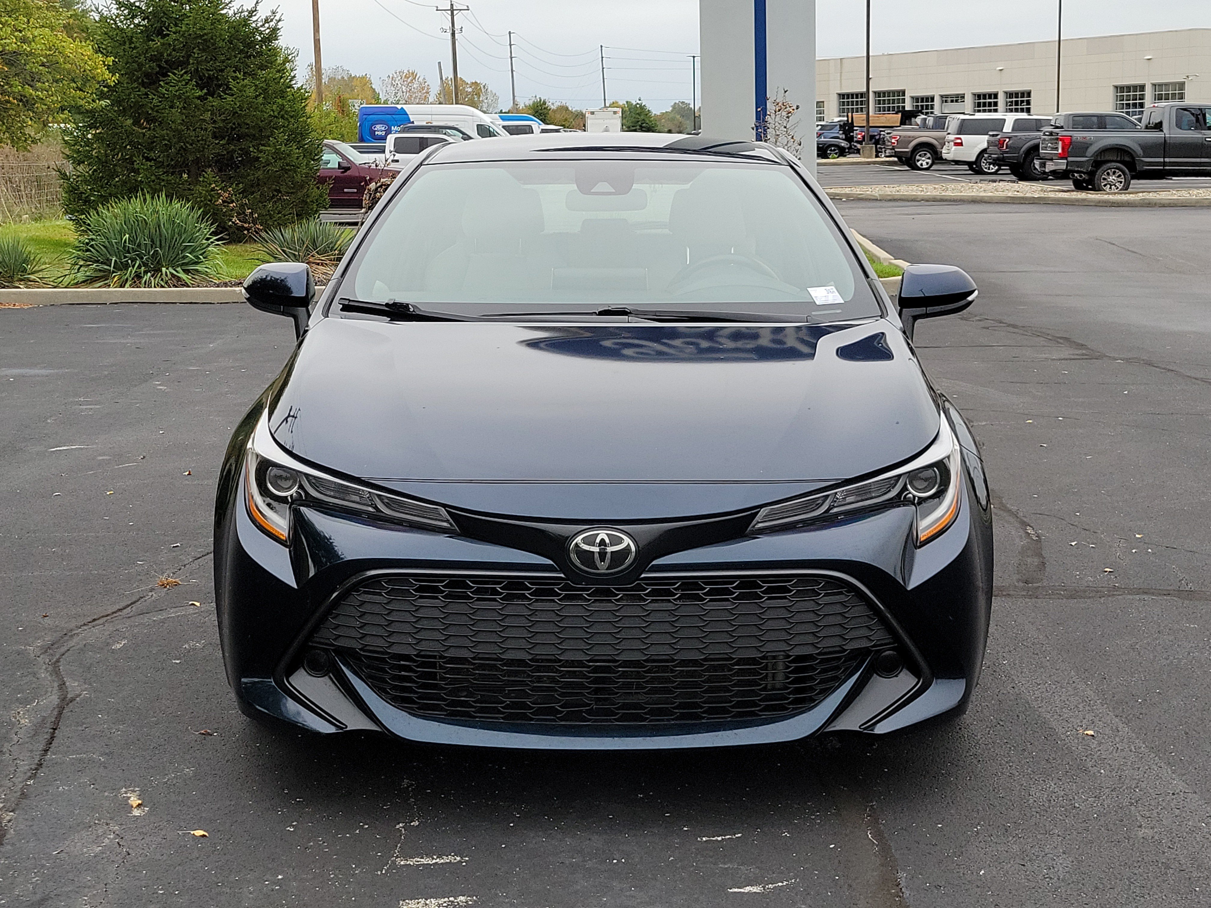 Used 2022 Toyota Corolla SE w/ SE Preferred Package FWD image 6