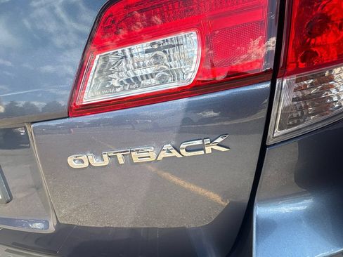 Used 2013 Subaru Outback 2.5i Premium AWD/4WD image 23