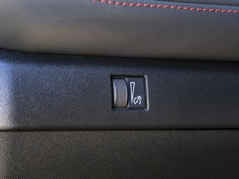 Used 2023 Chevrolet Colorado Z71 w/ Z71 Convenience Package 2 image 38