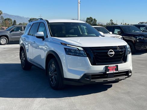 New 2026 Nissan Pathfinder SV FWD image 8
