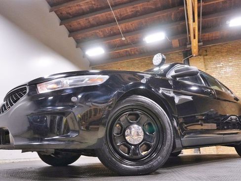 Used 2018 Ford Taurus Police Interceptor AWD image 3