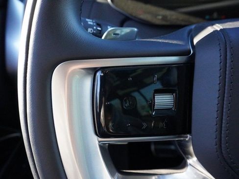 Used 2025 Land Rover Range Rover SE image 44