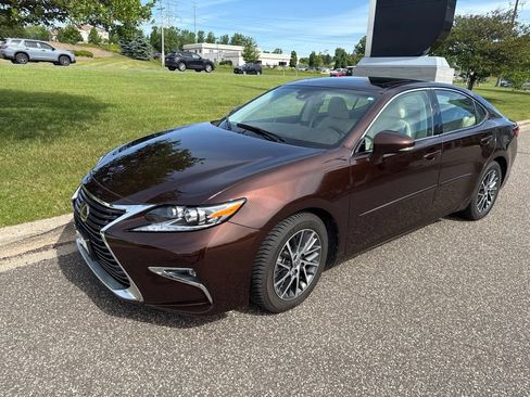 Used 2017 Lexus ES 350 w/ Luxury Package FWD image 7