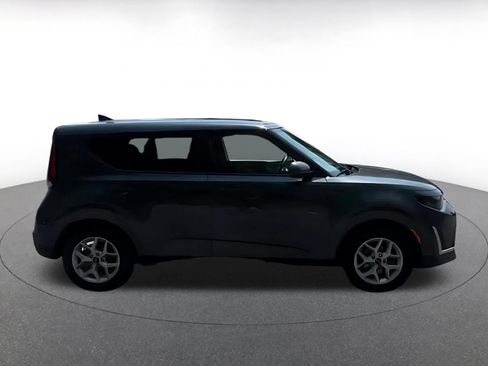 Used 2025 Kia Soul LX w/ LX Technology Package FWD image 15