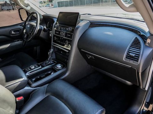 Used 2024 INFINITI QX80 Luxe AWD/4WD image 15