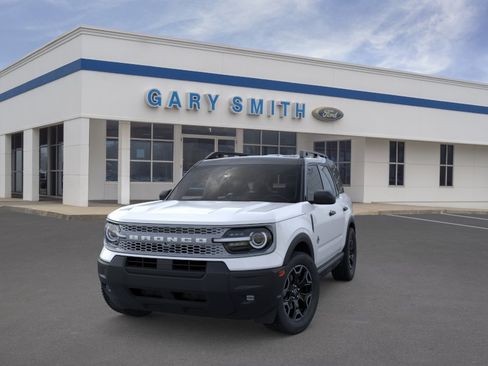 Used 2026 Ford Bronco Sport Outer Banks AWD/4WD image 2
