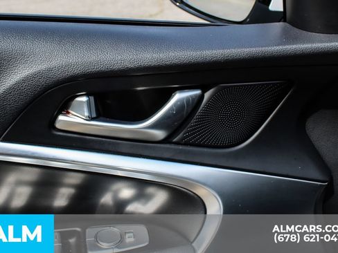 Used 2025 Genesis G70 2.5T RWD image 38