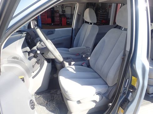 Used 2008 Kia Sedona LX FWD image 10