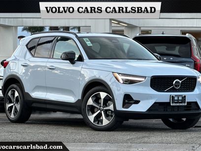 New 2026 Volvo XC40 B5 Plus w/ Climate Package