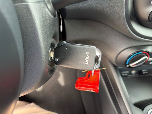 Used 2025 Kia Soul LX image 42