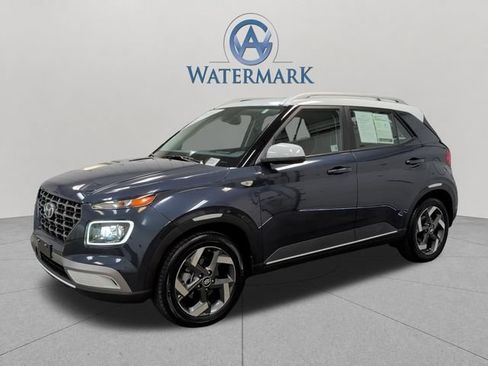 Used 2025 Hyundai Venue Limited FWD image 1