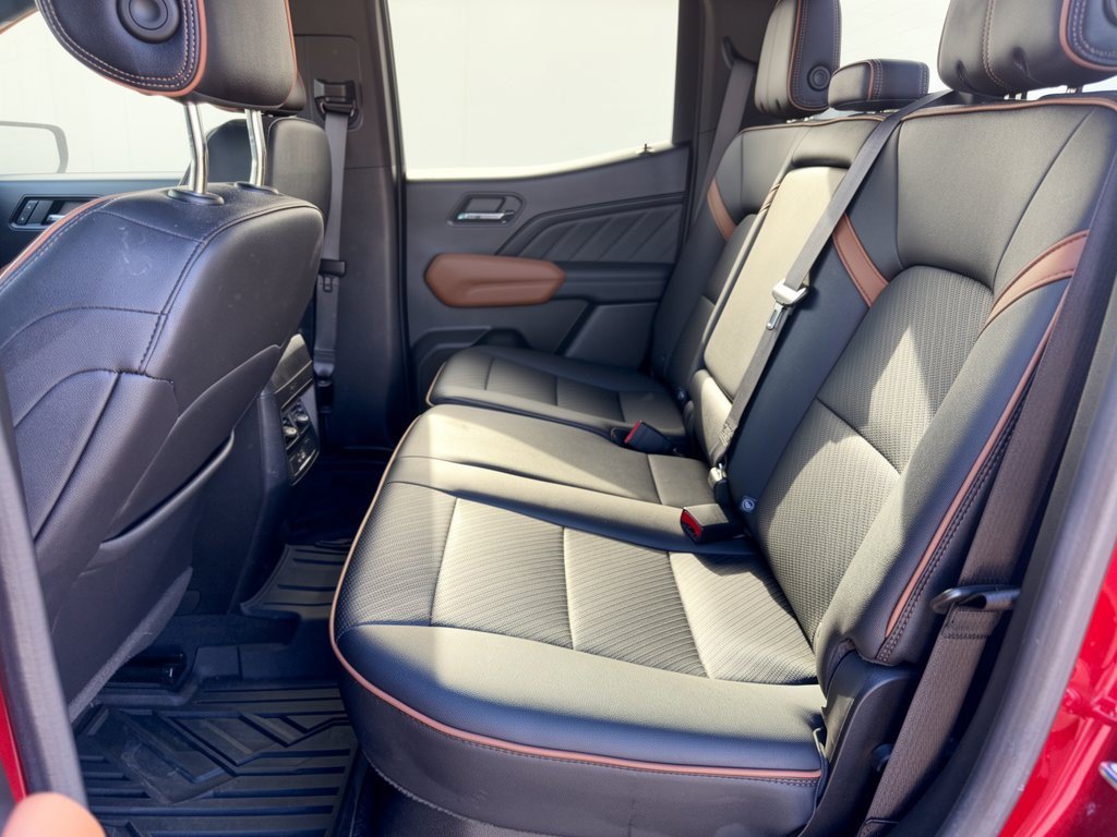 Used 2024 GMC Canyon AT4 w/ AT4 Premium Package AWD/4WD image 24