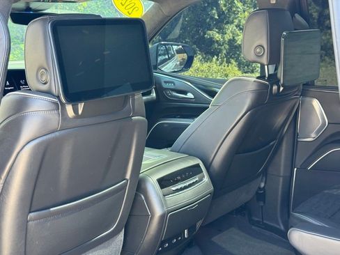 Certified 2024 Cadillac Escalade V w/ LPO, ONYX Package AWD/4WD image 29