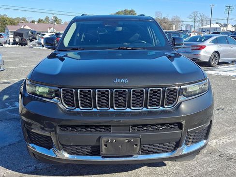 Used 2022 Jeep Grand Cherokee L Limited image 2