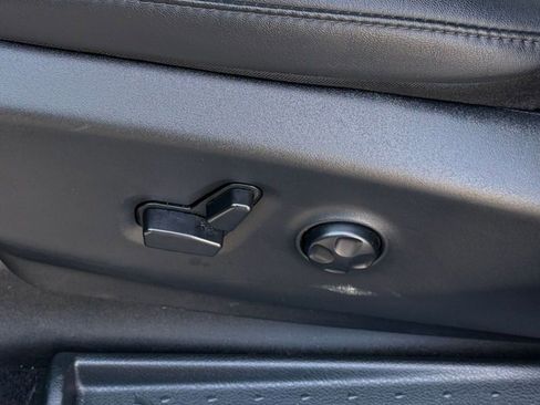 Used 2025 Chrysler Pacifica Select FWD image 22