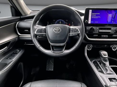 Used 2025 Toyota Grand Highlander FWD image 8