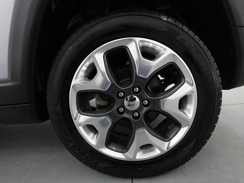 Used 2019 Jeep Compass Limited AWD/4WD image 9