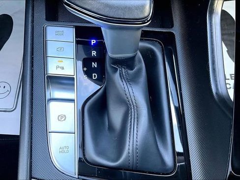 Used 2024 Hyundai Elantra Limited image 23