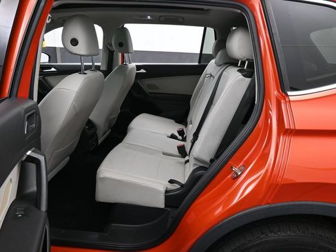 Used 2019 Volkswagen Tiguan SE w/ Panoramic Sunroof Package FWD image 29