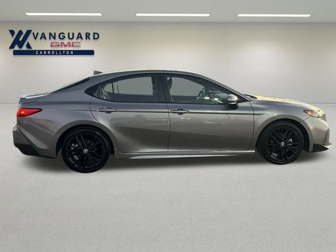 Used 2025 Toyota Camry SE image 8