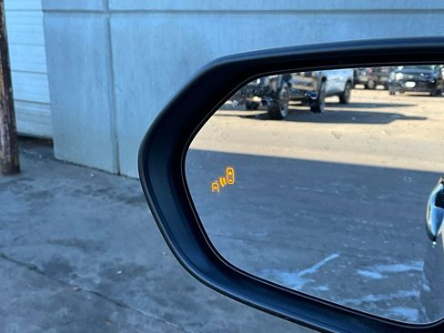 Used 2025 Toyota Camry SE image 20