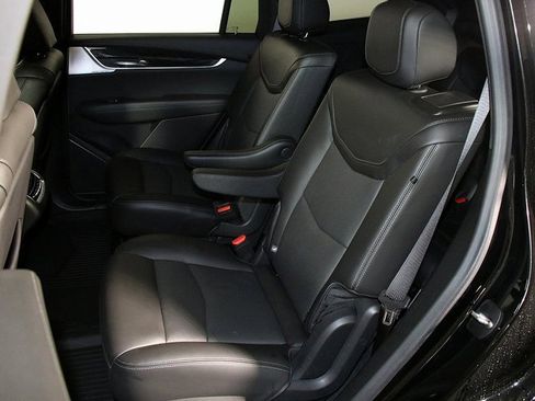 Used 2024 Cadillac XT6 Premium Luxury image 13