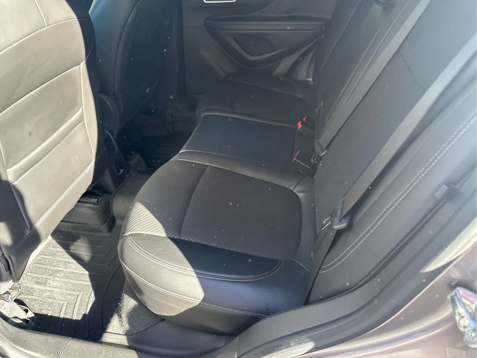 Used 2013 Buick Encore Convenience AWD/4WD image 2