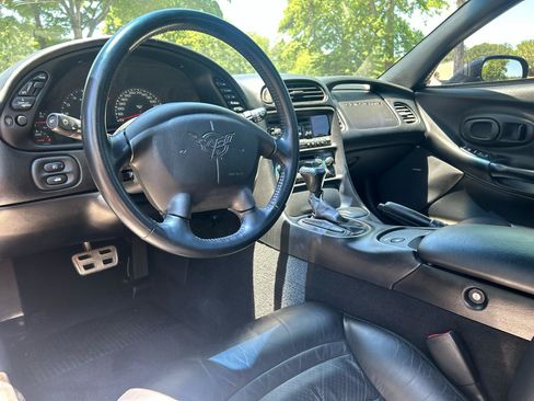 Used 2002 Chevrolet Corvette Convertible w/ Preferred Equipment Group2 RWD image 27