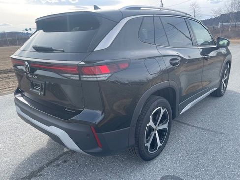 New 2025 Volkswagen Tiguan SE image 3