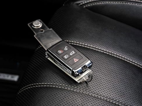 Used 2023 Land Rover Range Rover Velar R-Dynamic S image 61