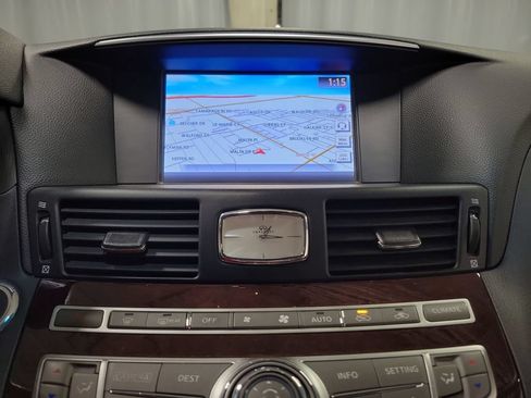 Used 2016 INFINITI Q70 3.7 AWD/4WD image 21