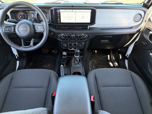Used 2024 Jeep Wrangler Unlimited Sport AWD/4WD image 16