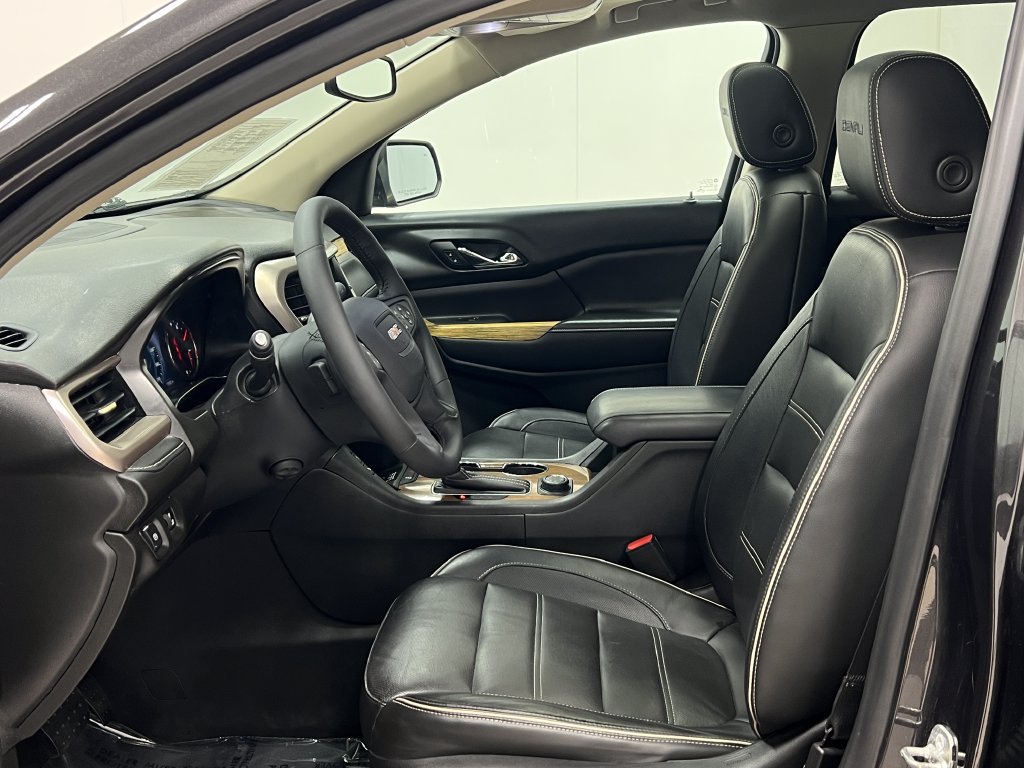 Used 2017 GMC Acadia Denali w/ Technology Package AWD/4WD image 14
