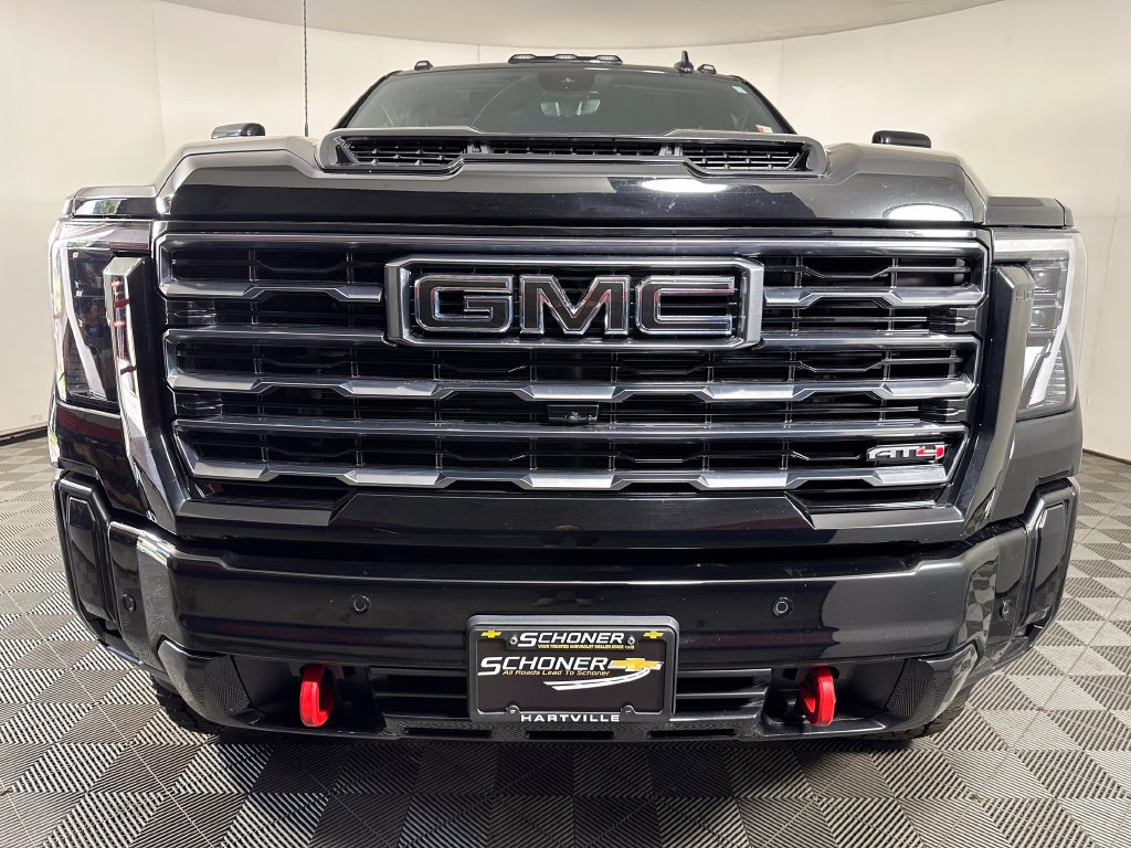 Used 2025 GMC Sierra 2500 AT4 w/ AT4 Premium Plus Package AWD/4WD image 8