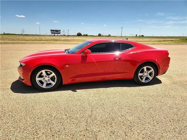 Used 2023 Chevrolet Camaro LT RWD image 2