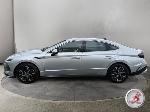 Used 2025 Hyundai Sonata SEL FWD image 4