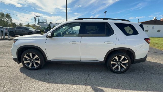 Used 2025 Honda Pilot Touring image 5
