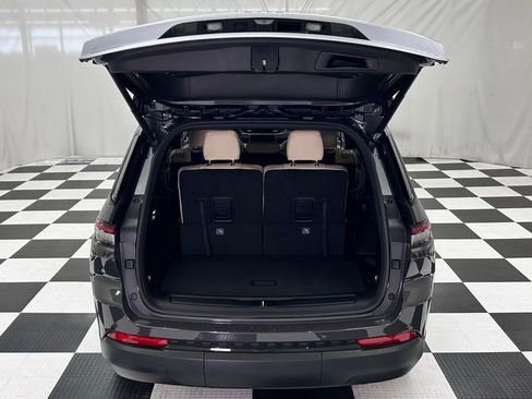 New 2025 Jeep Grand Cherokee L Limited w/ Black Appearance Package image 10