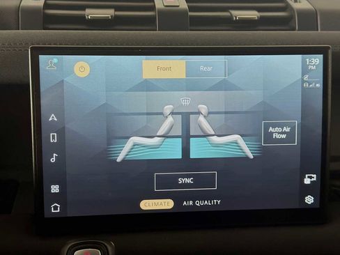 Used 2023 Land Rover Defender 130 X-Dynamic SE image 17