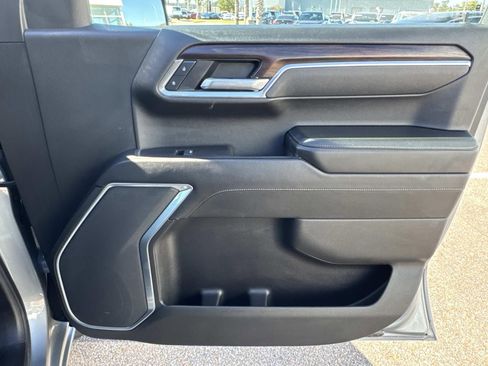 Used 2025 GMC Sierra 1500 SLT image 14