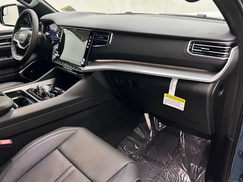 New 2026 Jeep Grand Wagoneer Limited image 17