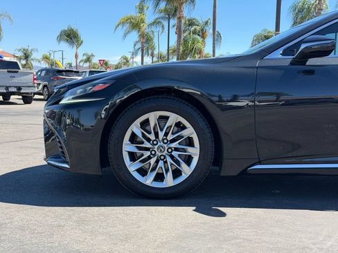 Used 2018 Lexus LS 500 w/ Accessory Package (Z2) RWD image 23