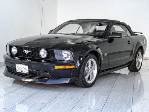 Used 2006 Ford Mustang GT RWD image 4